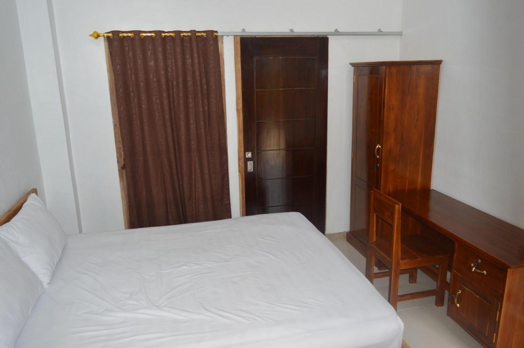 Labuan Bajo Mahoni Guesthouse Kültér fotó