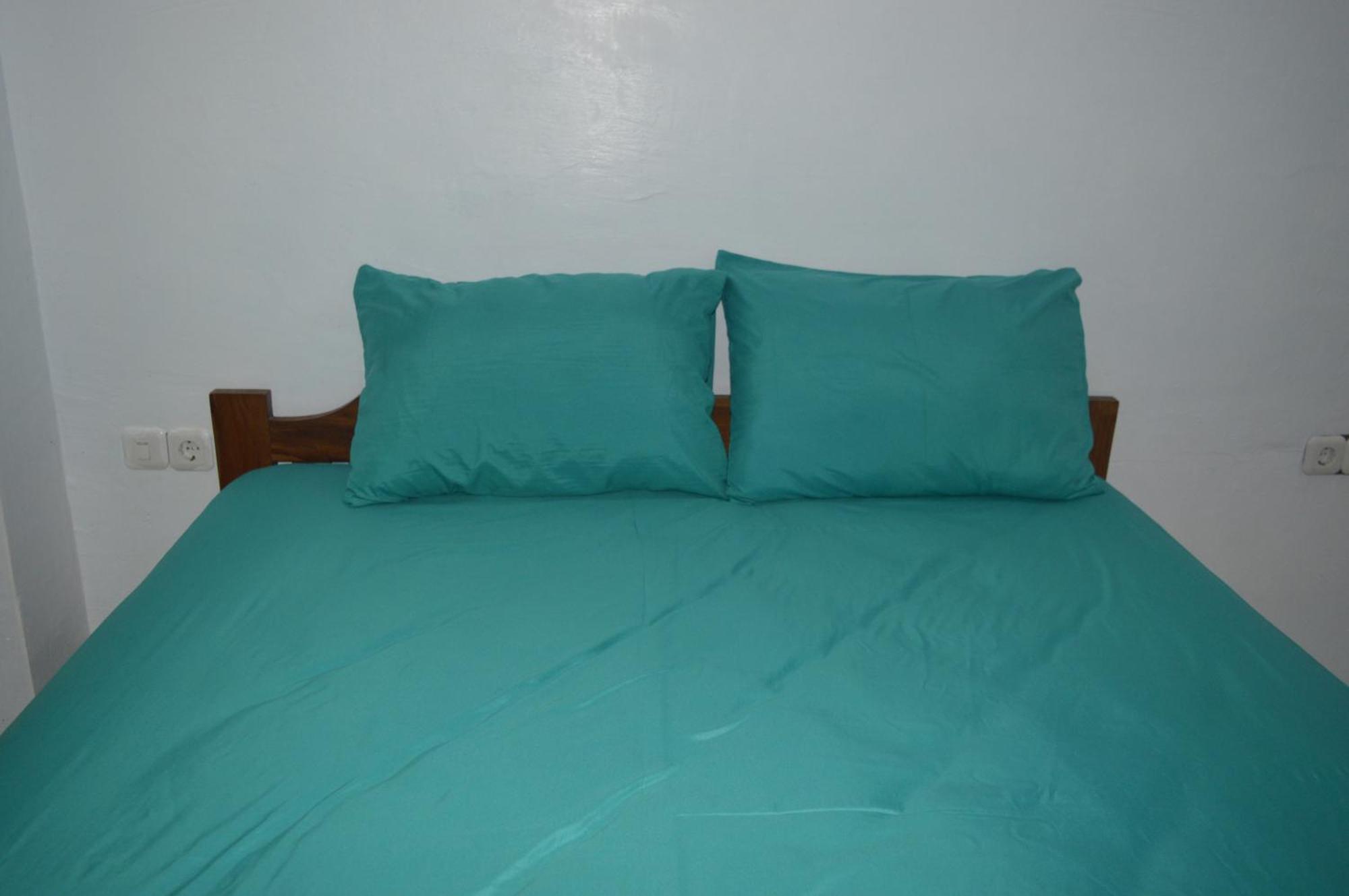 Labuan Bajo Mahoni Guesthouse Kültér fotó